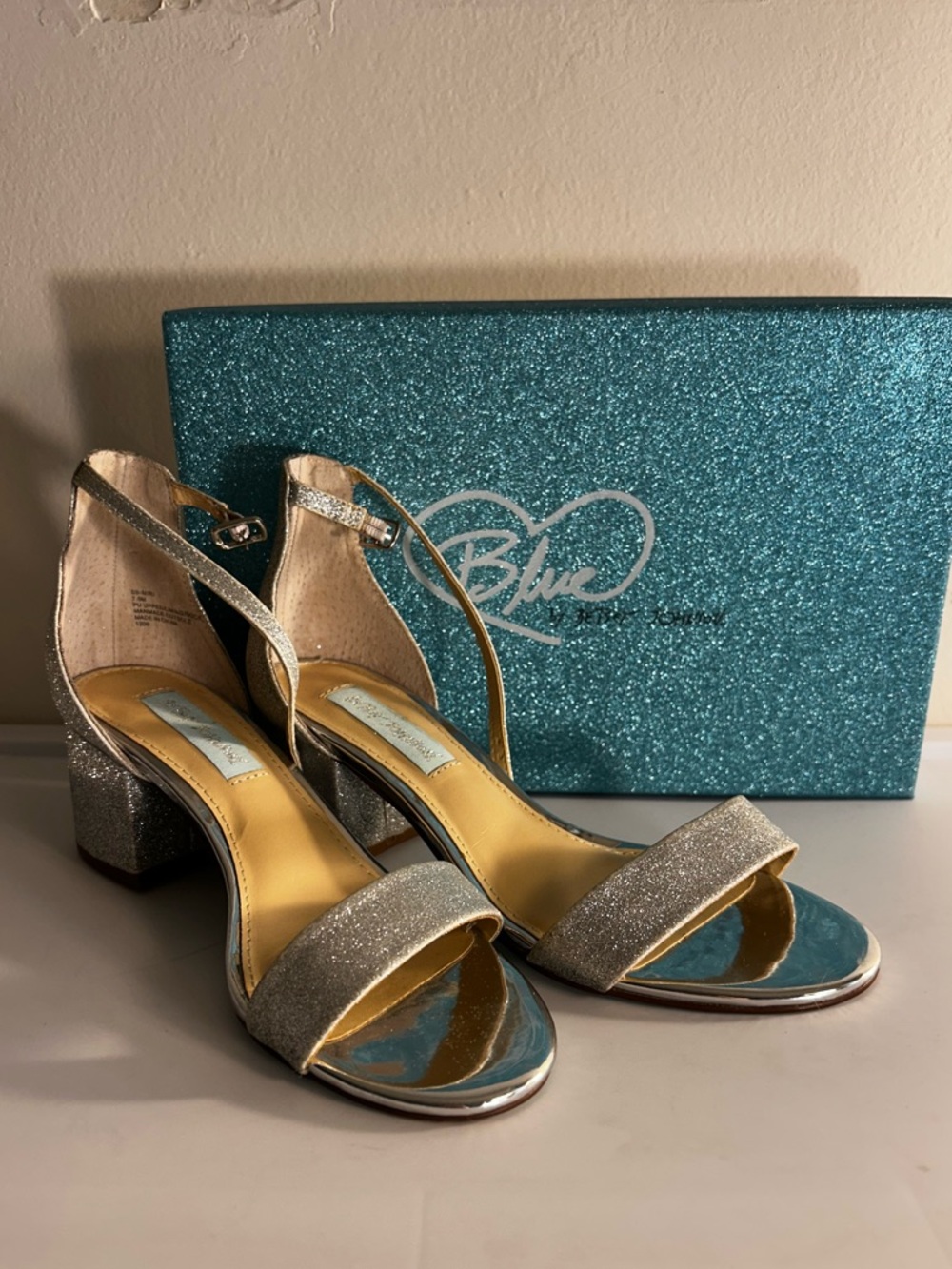 Betsey Johnson Blue Miri Glitter Block Heel Sandals w/ Box – Size 7.5